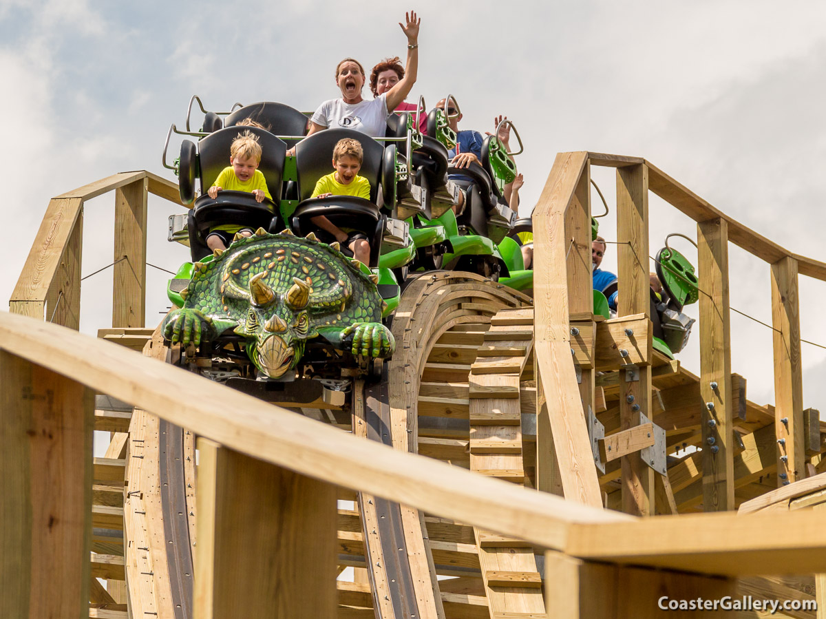 Roar-O-Saurus at Story Land