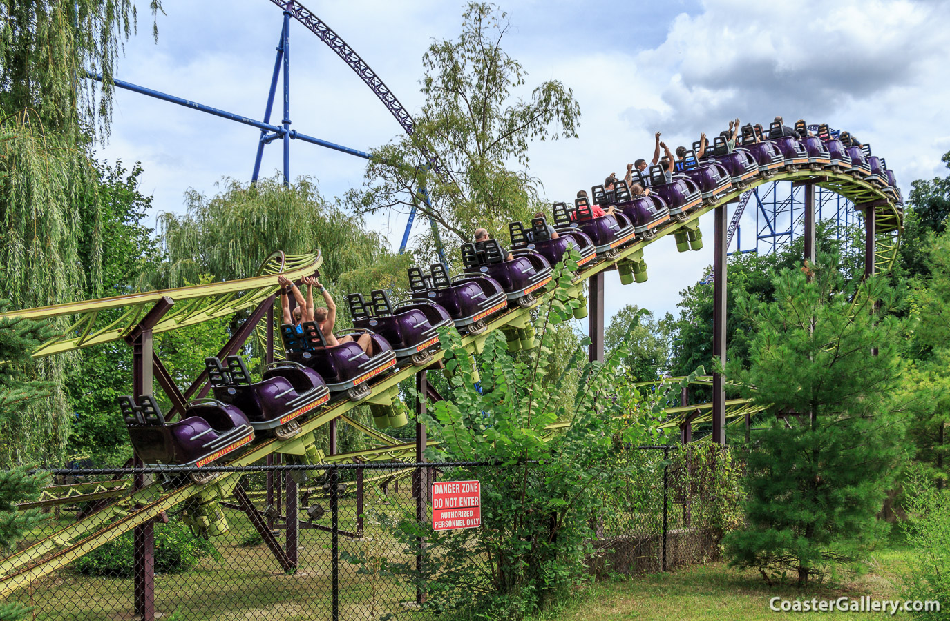 Amusement park and roller coaster photography by Joel A. Rogers and CoasterGallery.com