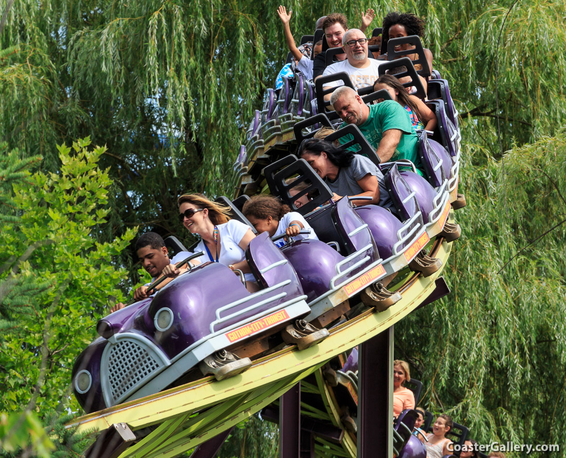 Zierer - Tivoli Large model family roller coaster. Pictures of Catwoman's Whip at Six Flags New England