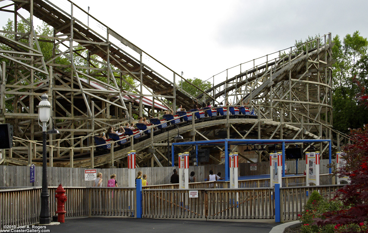 Roller coaster named after motocycle stuntman Evel Knievel
