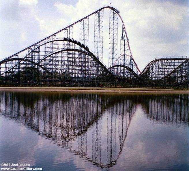 Predator reflected in Darien Lake