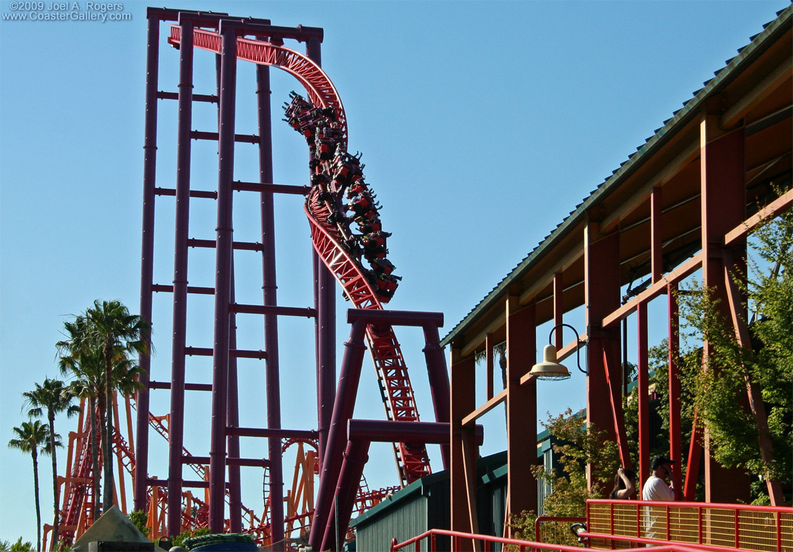 Suspended Impulse Coaster rolling inverted