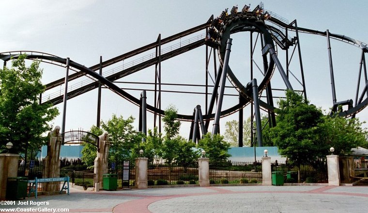 Inverted coaster vertical loop on Batman The Ride