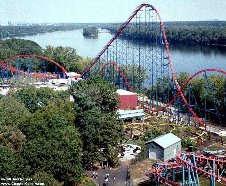 six flags new england superman. Six Flags New England