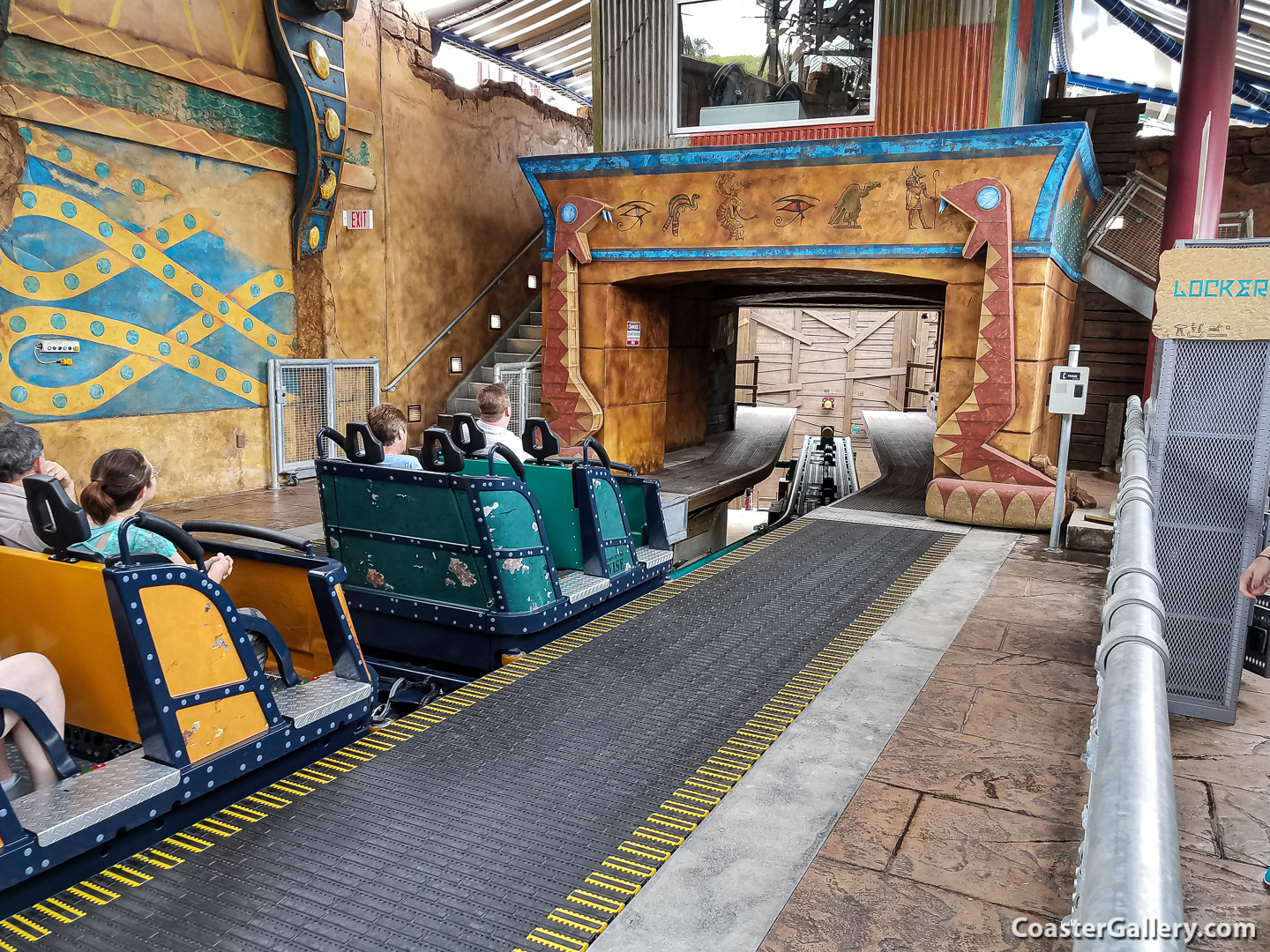 Roller coaster passing through a tunnel and reaching the end of the line - pictures of Busch Gardens Tampa