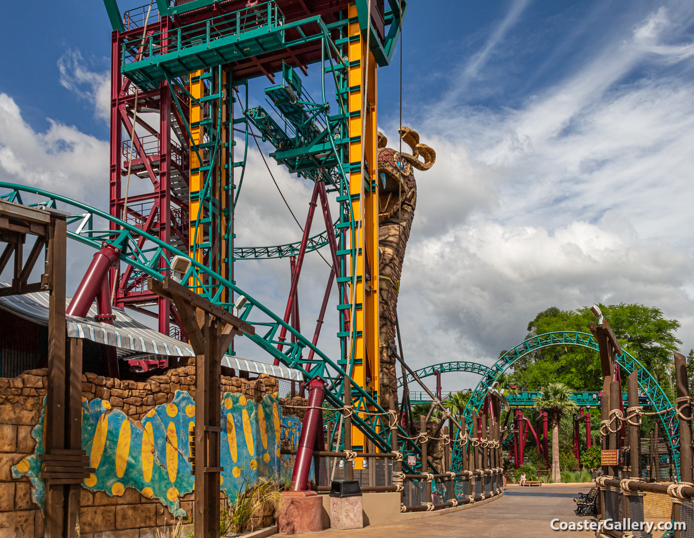 Cobra's Curse roller coaster built by Mack Rides