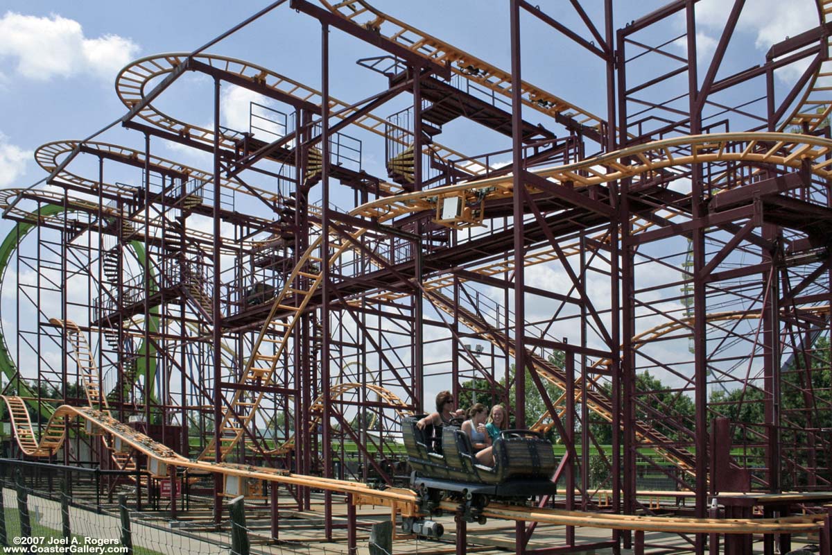 Wild Mouse roller coaster built by Maurer-Shne