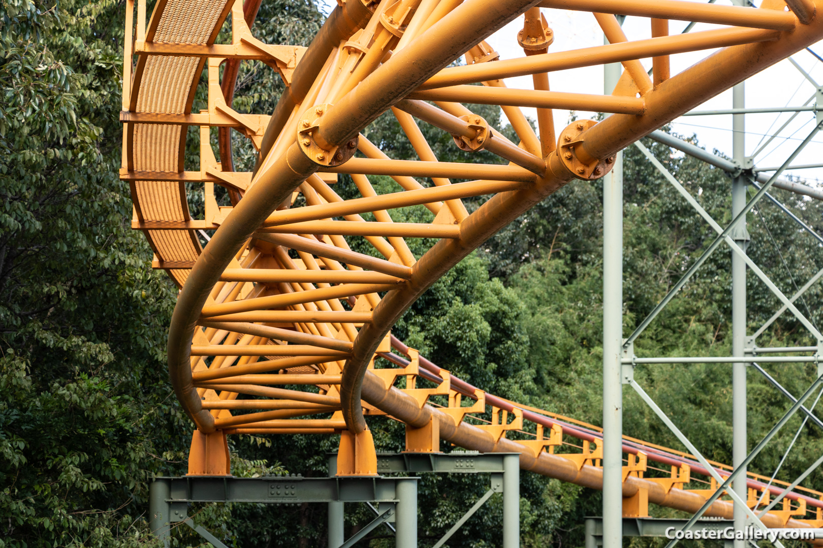 Truss support structure Camelback Jetcoaster at Himeji Central Park