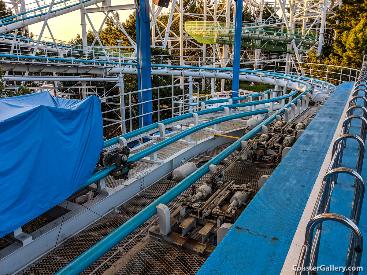 Transfer track on the Surf Coaster Leviathan