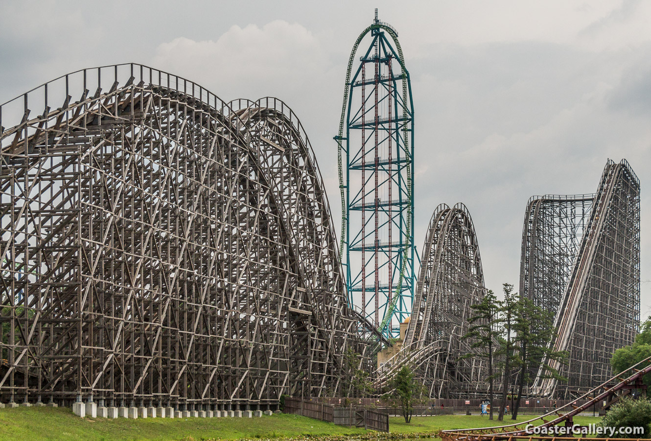 El Toro wooden roller coaster
