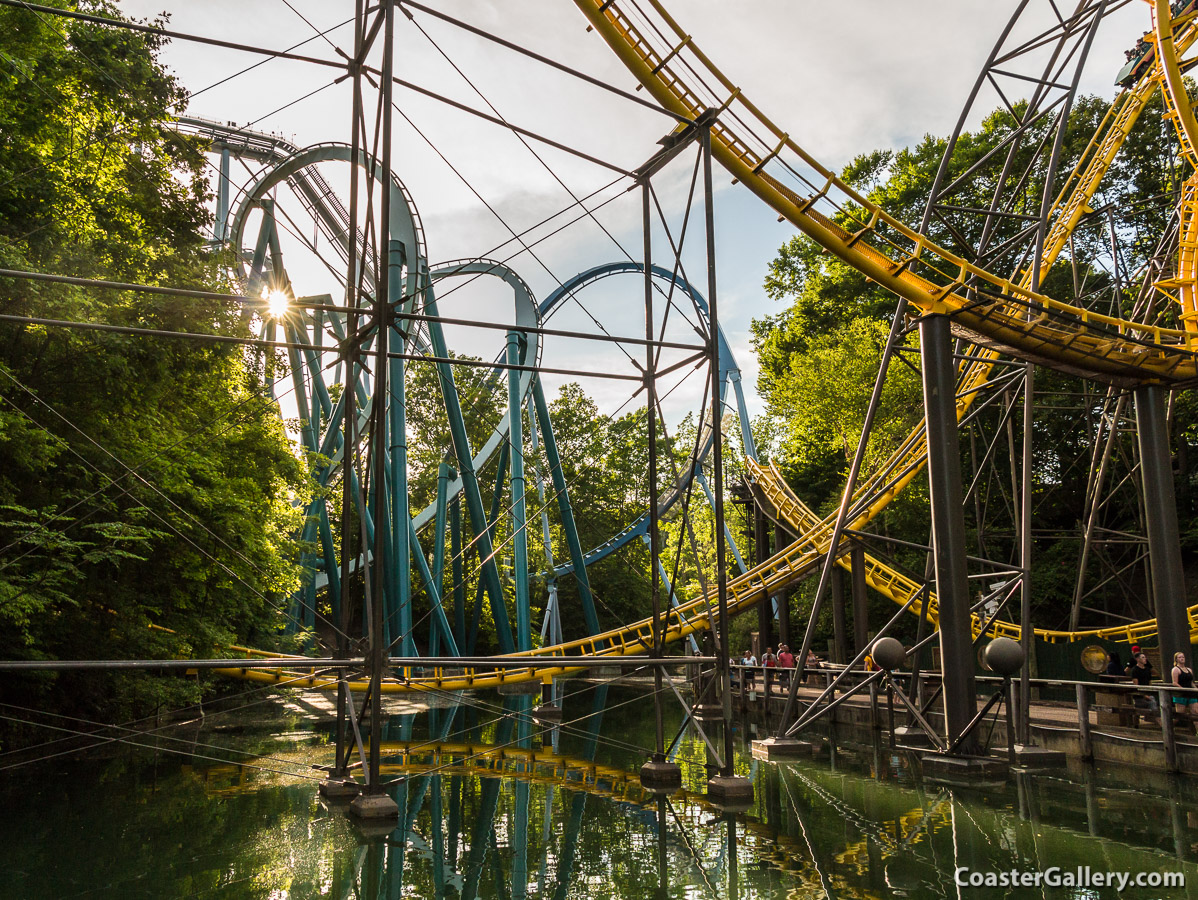 Roller coasters with interlocking loops.