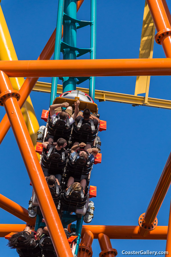 The low hourly capacity of the Tempesto roller coaster