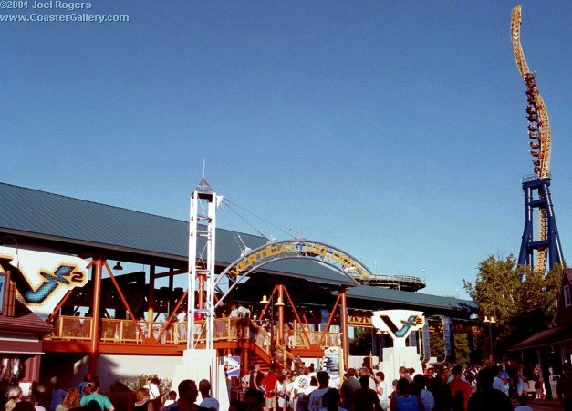 Impulse roller coaster in Illinois