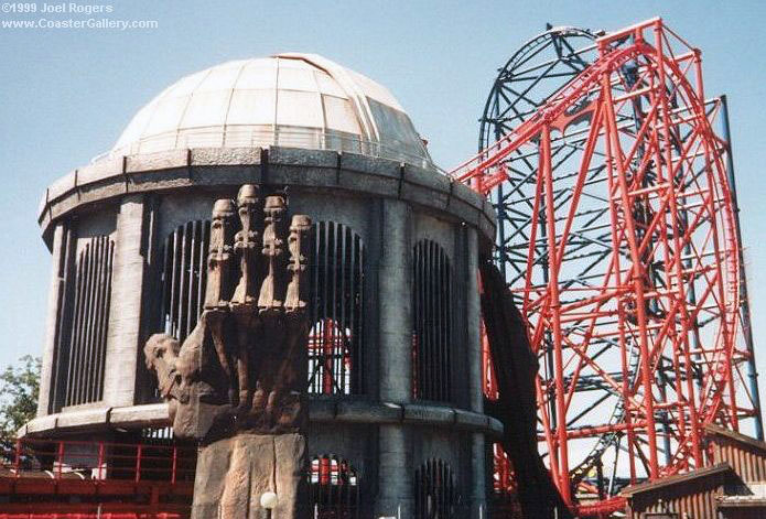 Batman and Robin roller coaster at Six Flags New Jersey