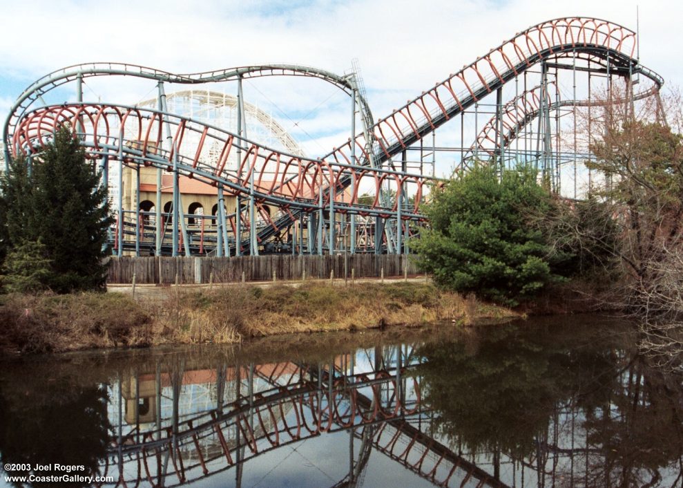 Six Flags Great Adventure's Viper coaster