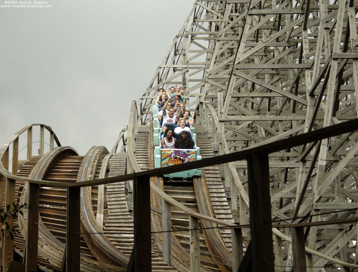 Head-on view of Gwazi built by Great Coasters International