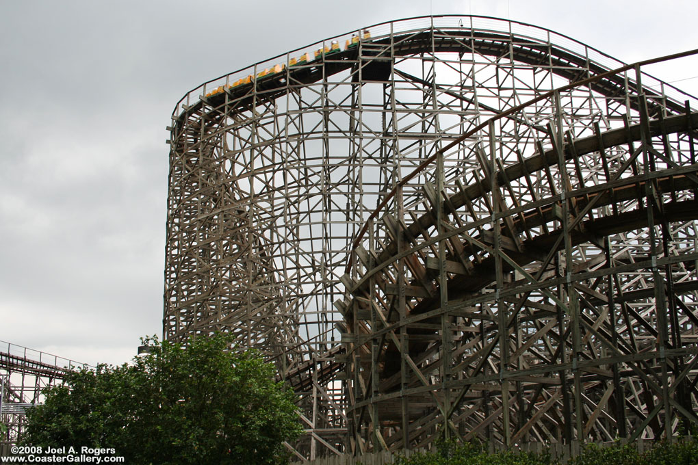 Lift hill on Gwazi