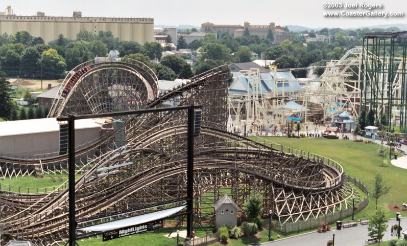 Racing, dueling roller coaster