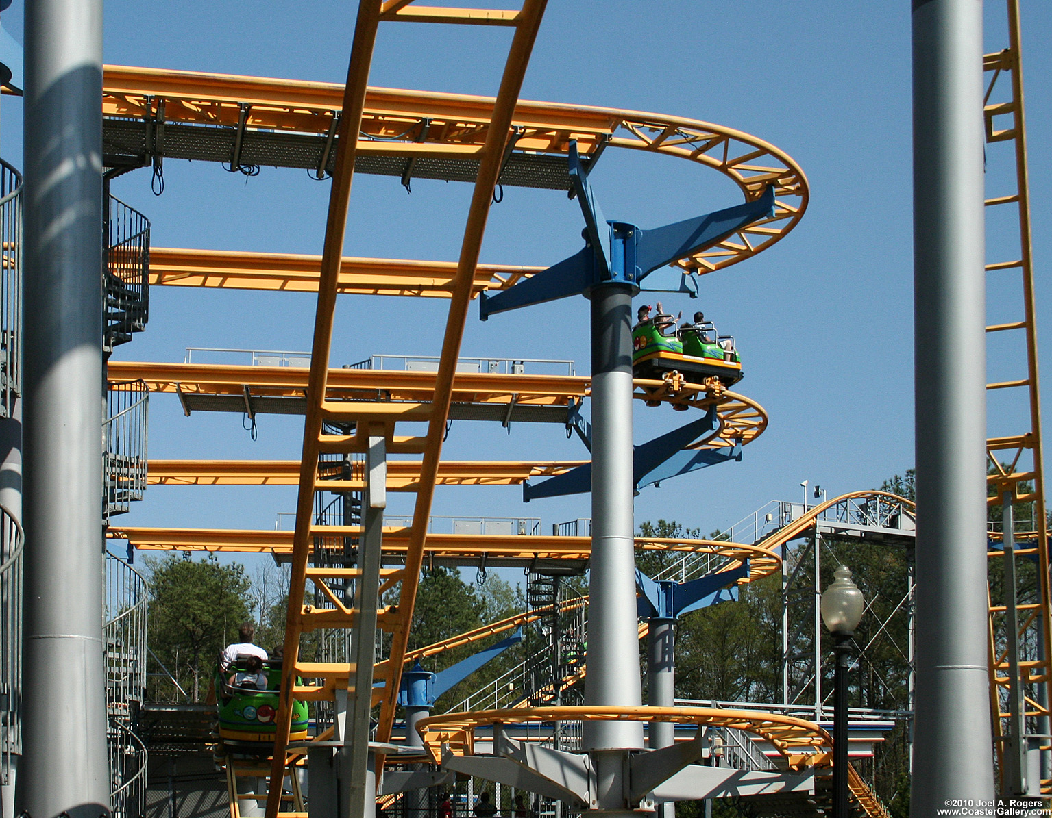 Block brakes on a roller coaster