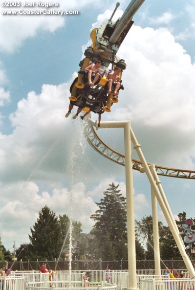 Shooting water jets at a Swing Thing coaster 