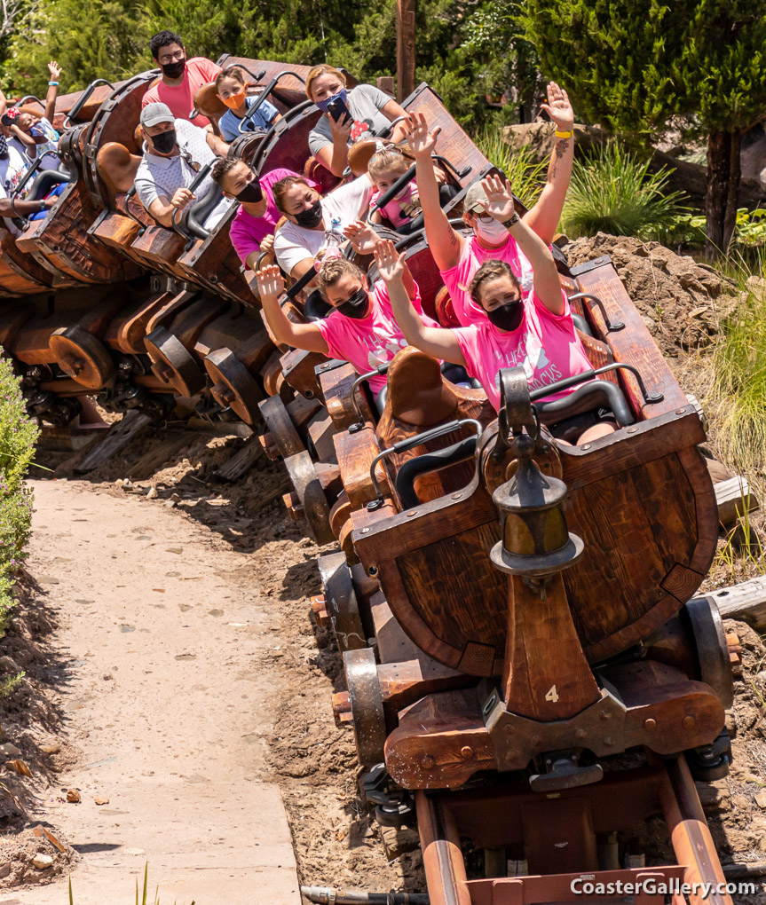 Tilting vehicles on the Seven Dwarfs Mine Train