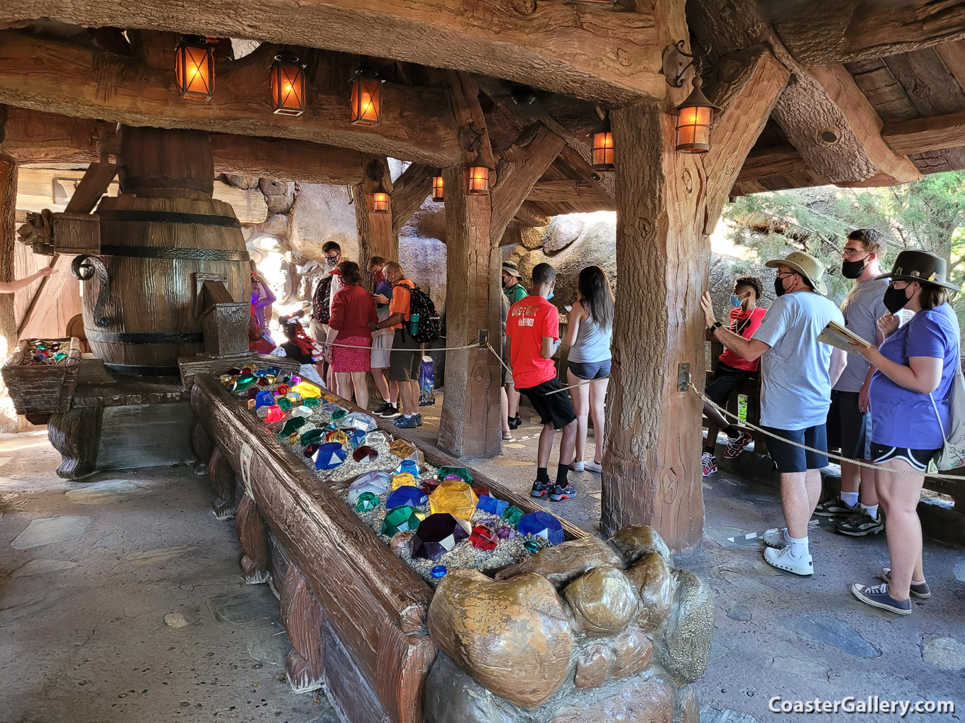 Interactive waiting queue on the Seven Dwarfs Mine Train