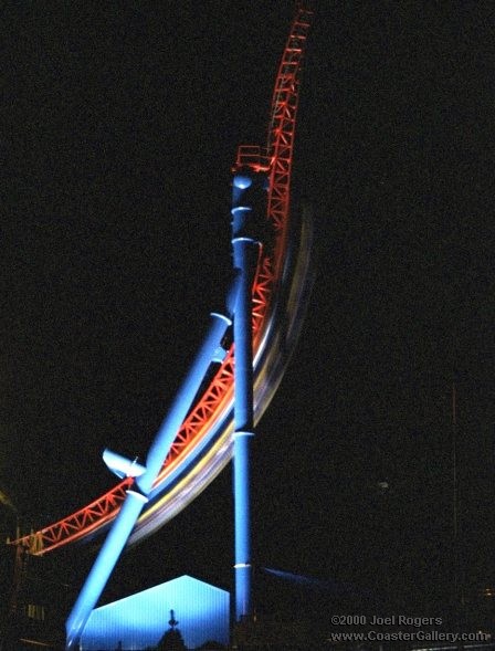 Night shot of the Steel Venom roller coaster
