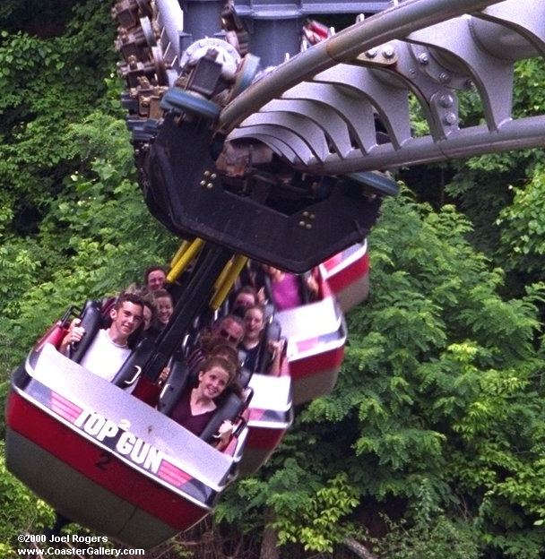 Top Gun - Flight Of Fear - The Bat - roller coaster