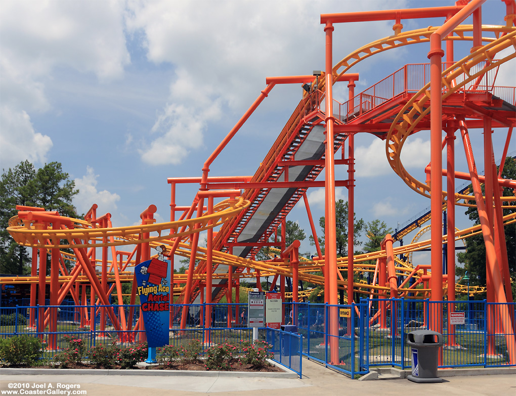 Vekoma Suspended Family Coaster (342m)