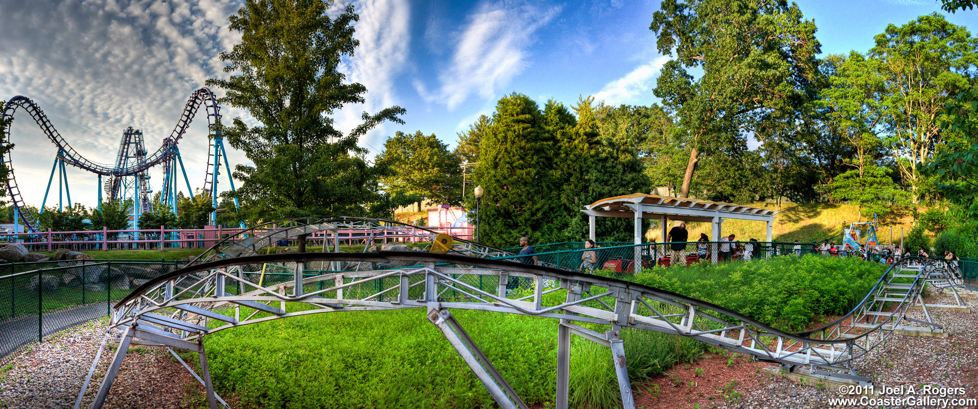 Panoramic pictures of Lake Compounce