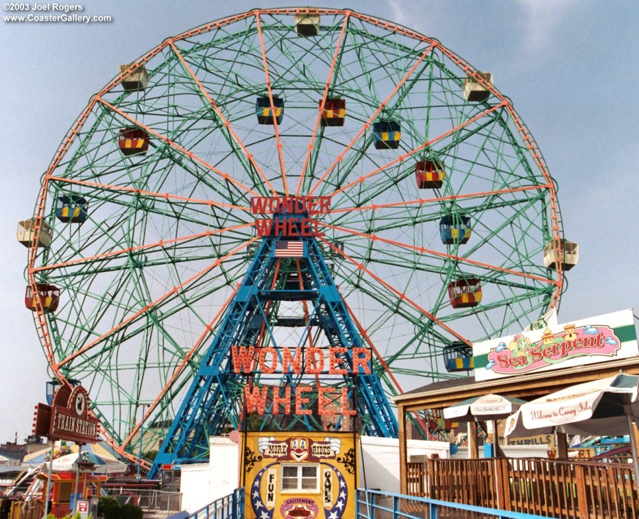 Wonder Wheel in Booklyn, New York