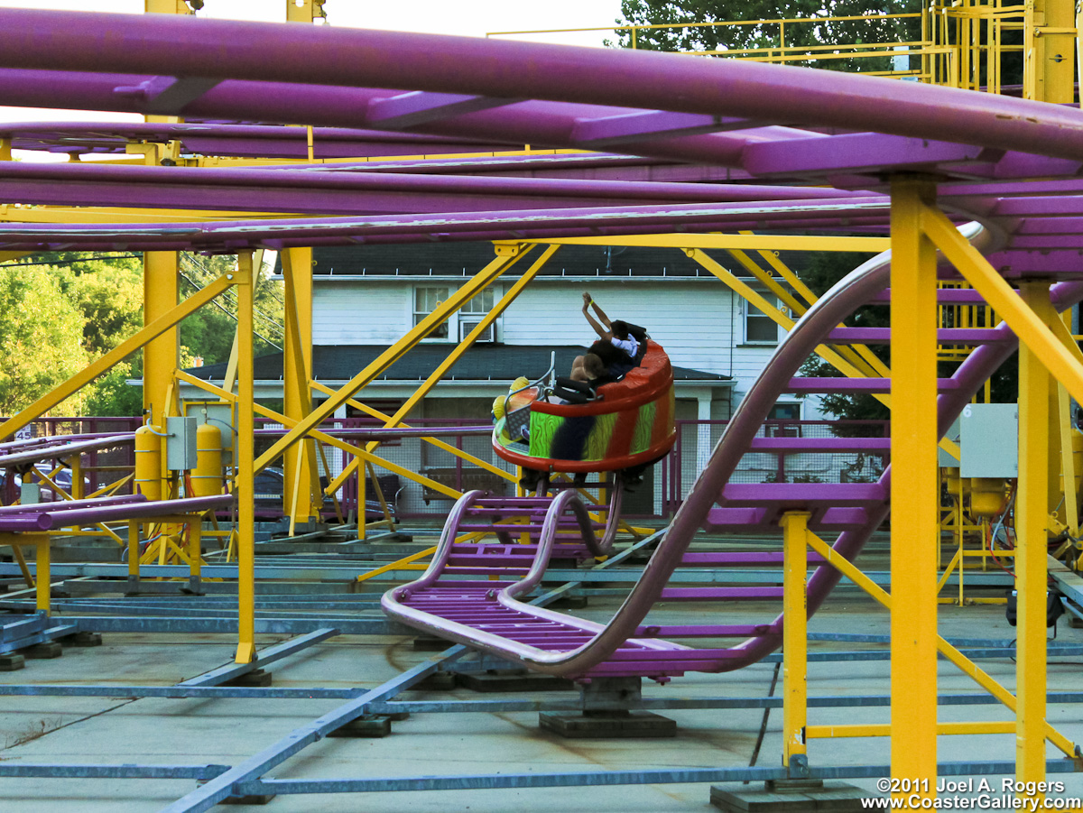 Reverchon Spinning Roller Coaster car