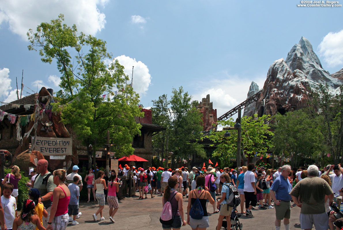 Expedition Everest and a lot of tourists