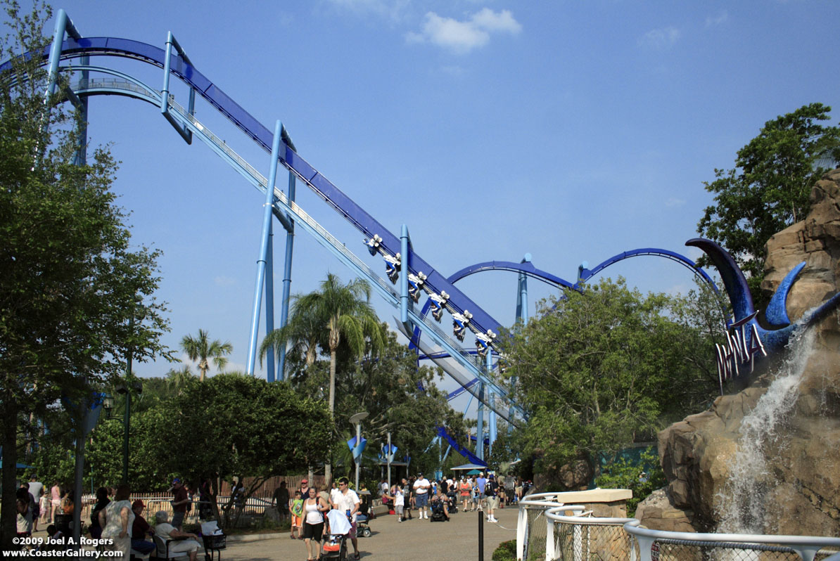 The lift hill and sign on the Manta flying roller coaster