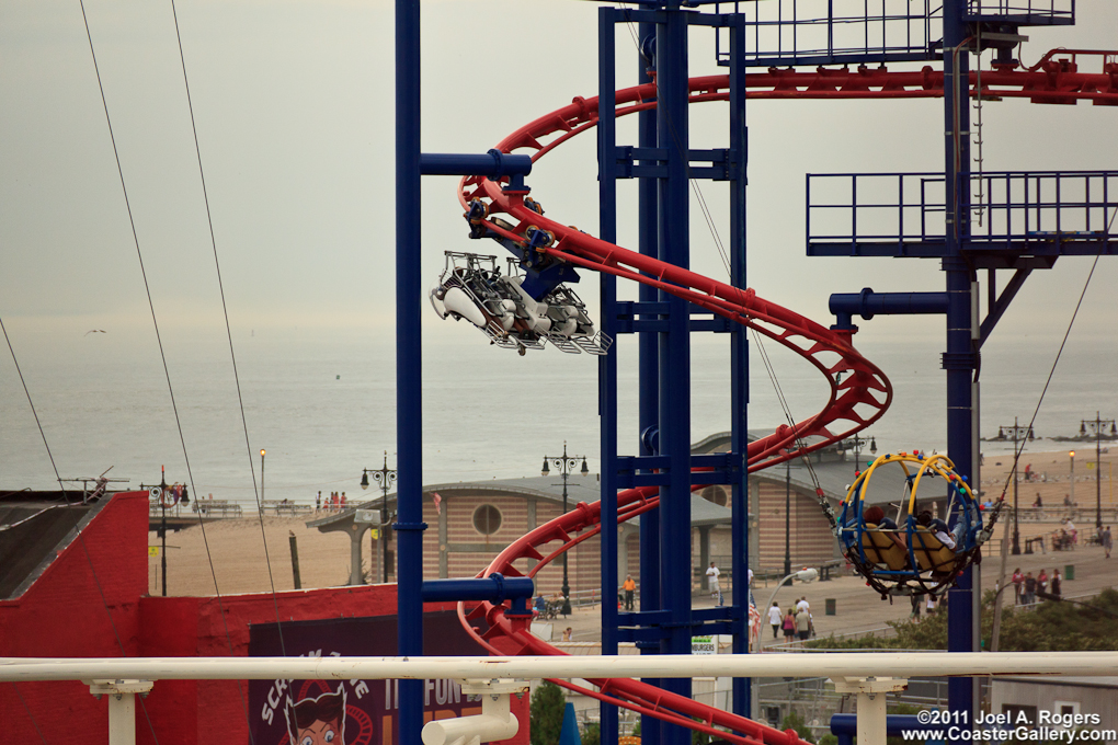 Spiral lift on a flying roller coaster