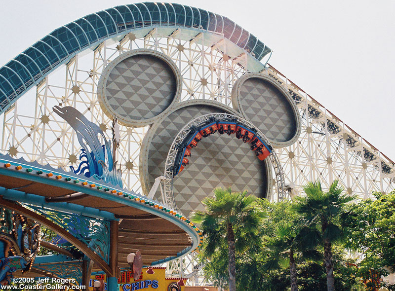 Vertical loop in front of Mickey Mouse ears