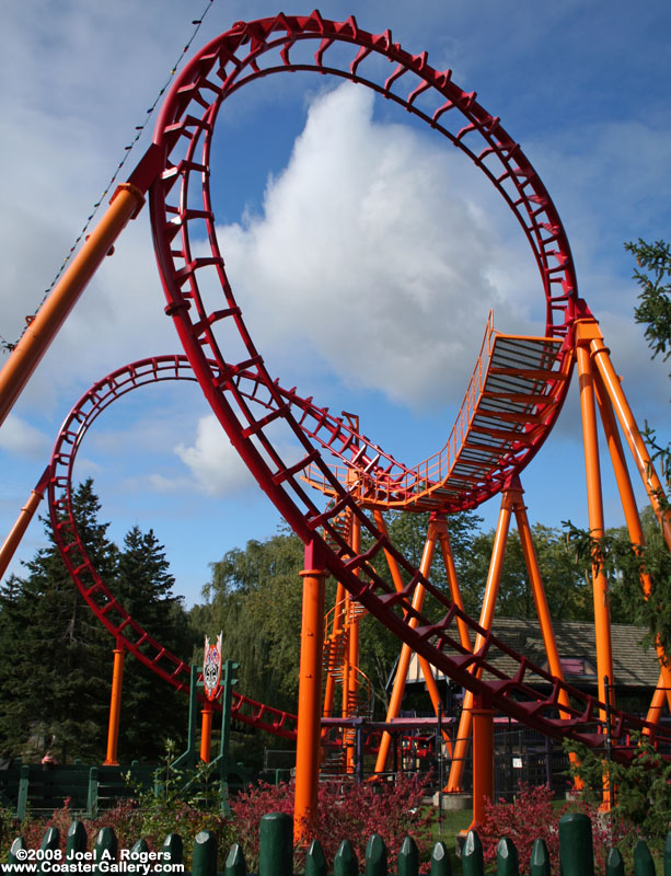 Vekoma Boomerang - Cobra Roll