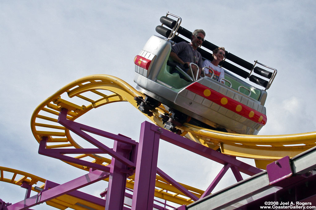 Four abreast seating on the Galaxy Spin spinning roller coaster