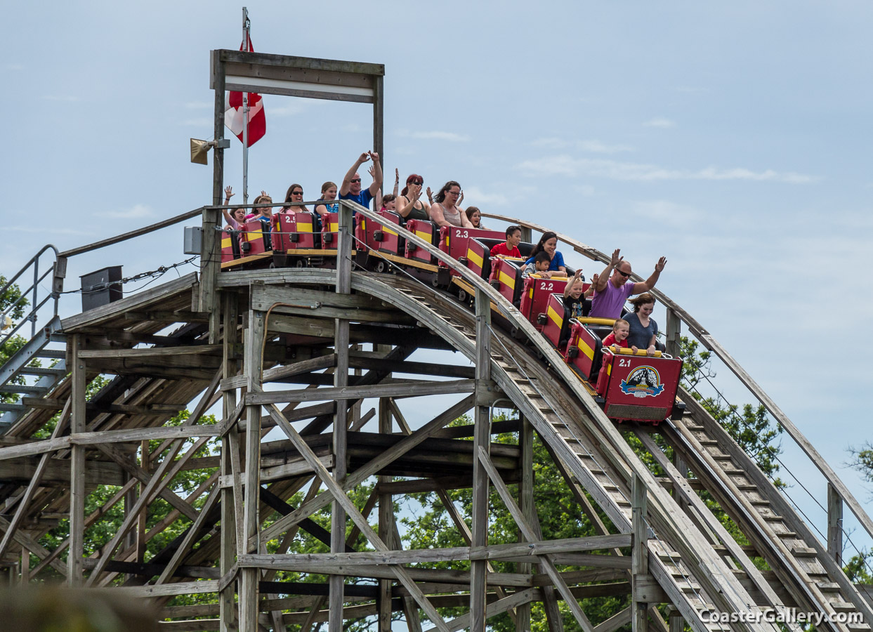 Pictures of the Ghoster Coaster at Canada's Wonderland