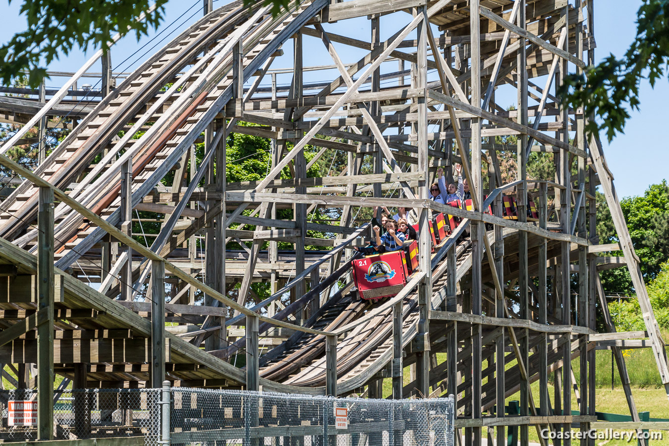 Roller coaster rolling stock built by PTC