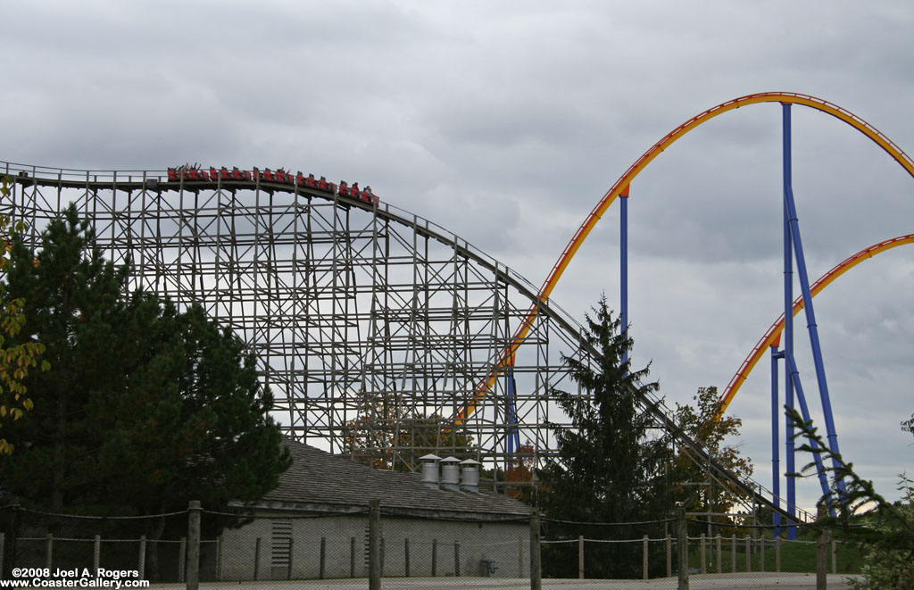 Profile view of wood and steel roller coasters - Splash Works water park