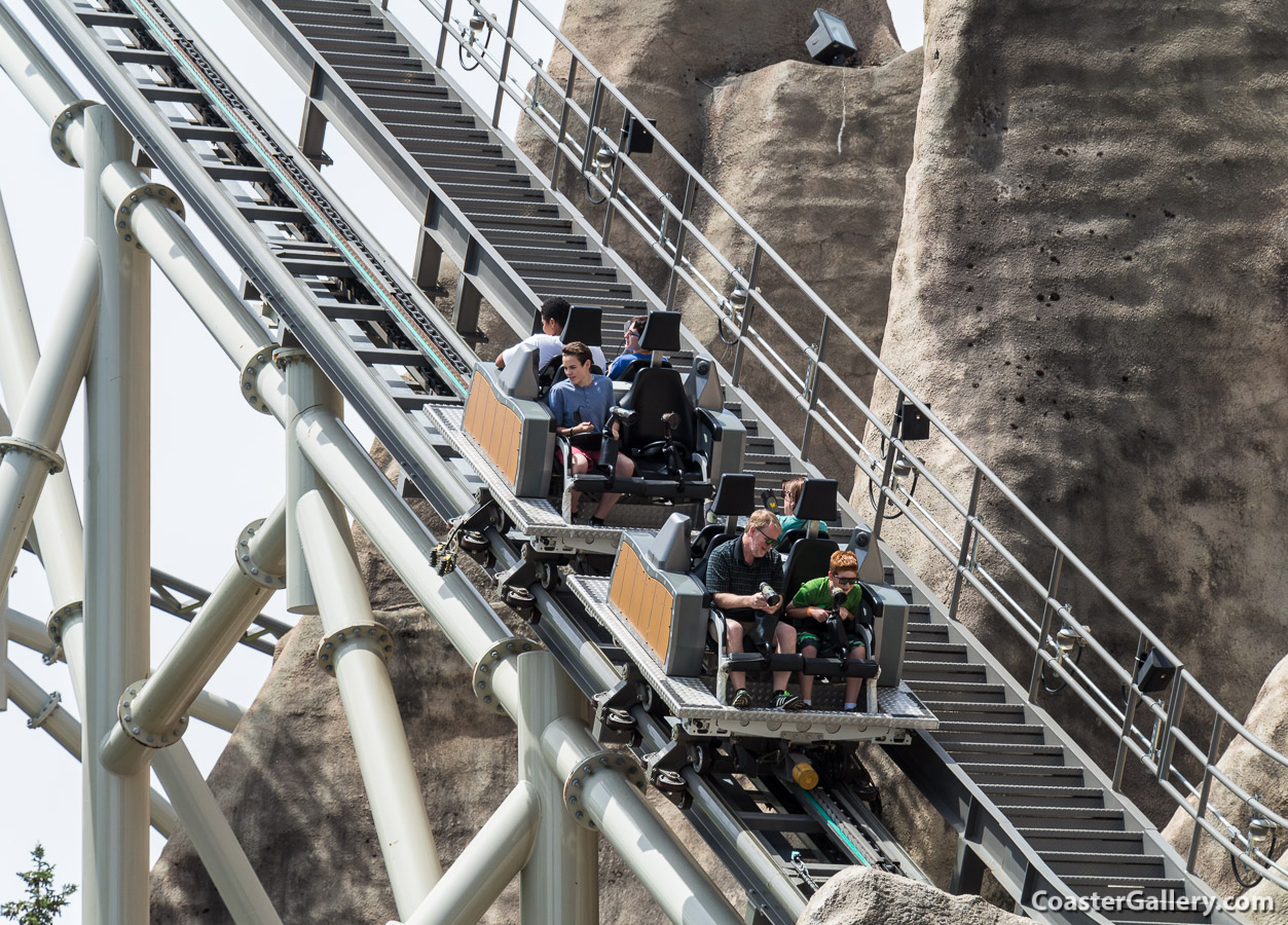 Wonder Mountain's Guardian dark-ride and 4D screens