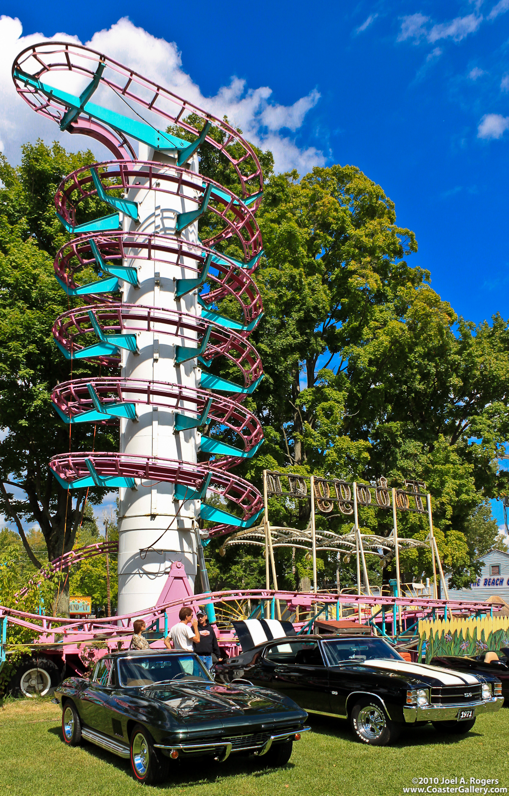 Toboggan roller coaster and classic muscle cars