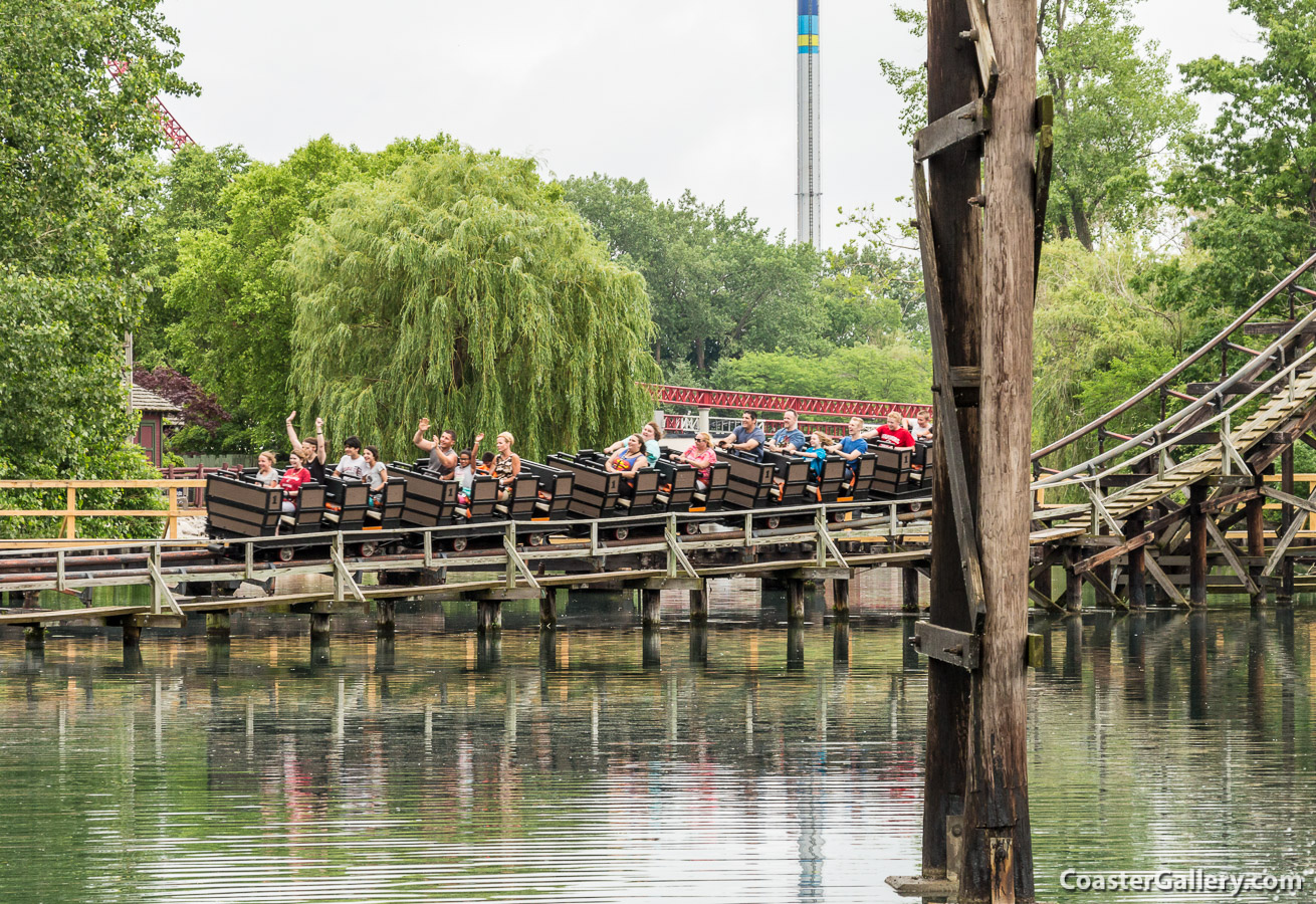 Theme park photography by CoasterGallery.com