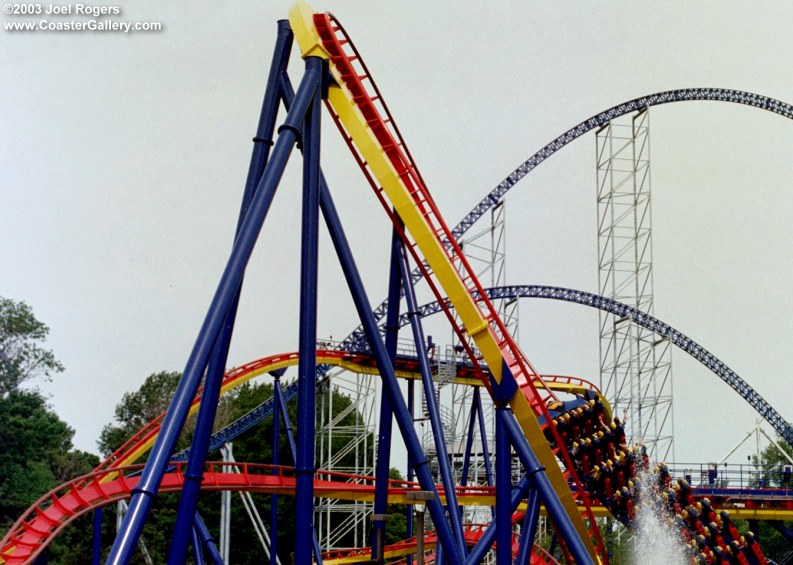 Mantis roller coaster Diving Loop