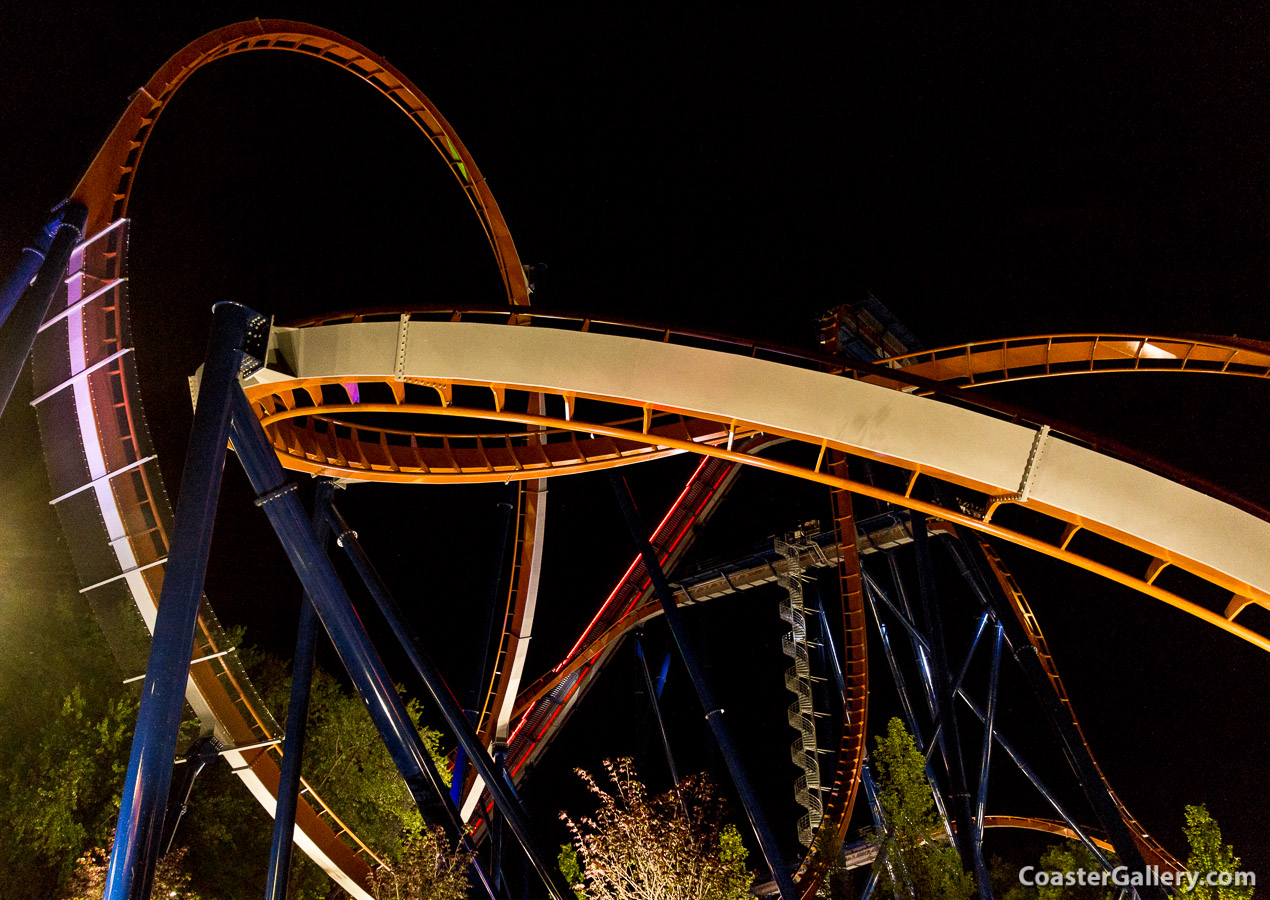 Valravn roller coaster at night