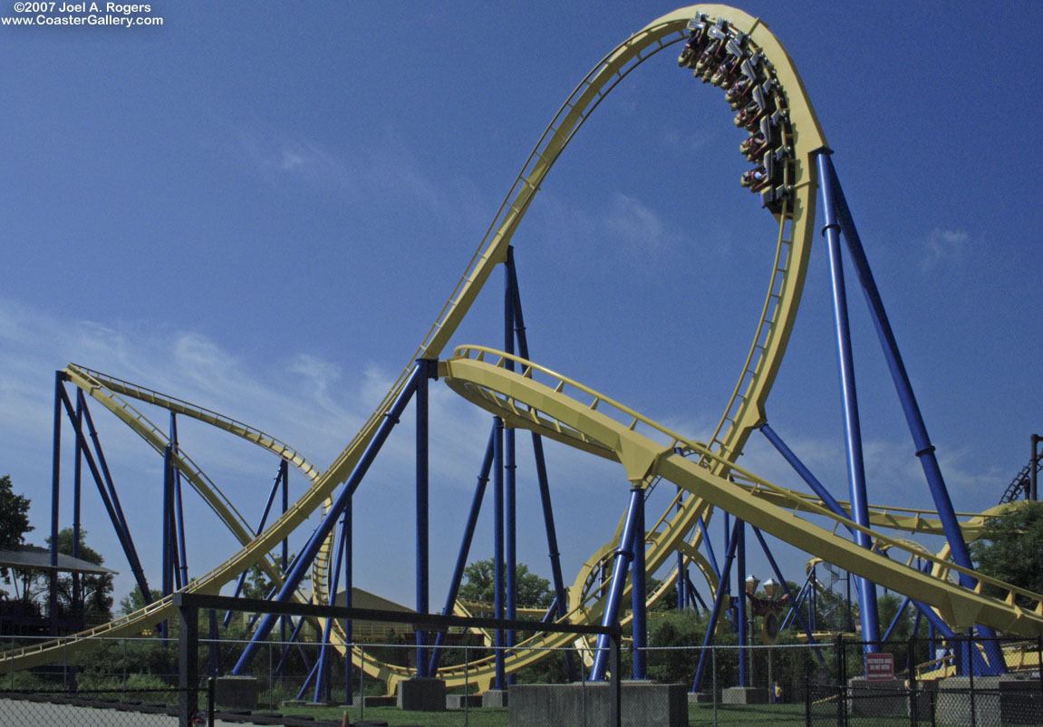 Diving loop on the Chang roller coaster in Louisville, KY