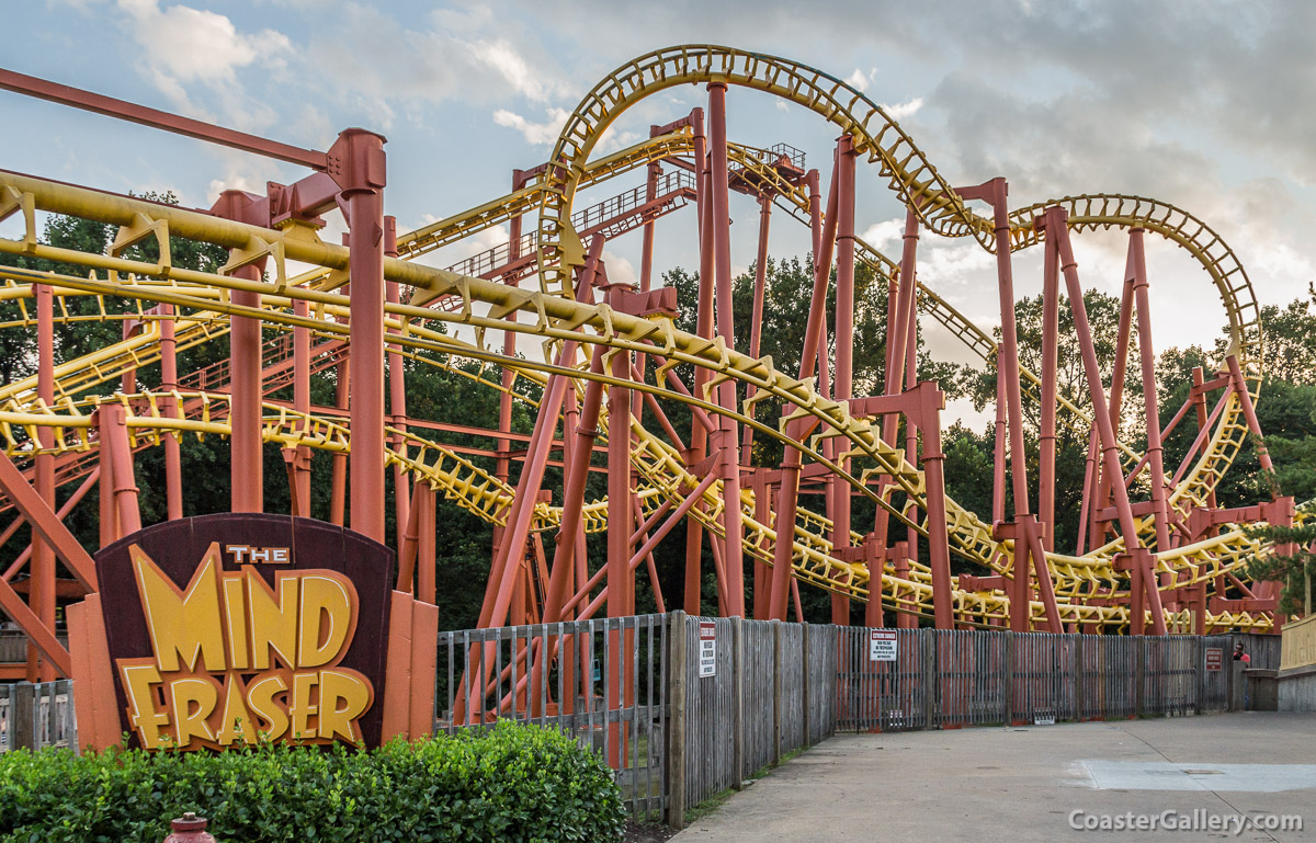 Paint jobs on the Mind Eraser hang and bang roller coaster