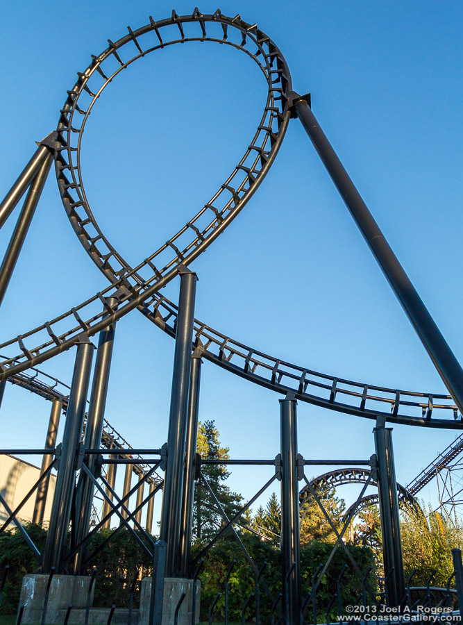 Vertical loop on the Viper coaster