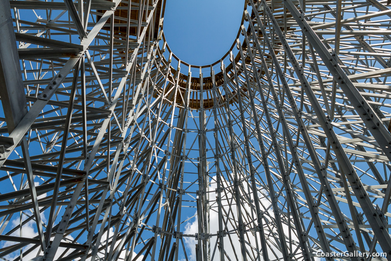 Switchback shuttle coaster at ZDT's Amusement Park